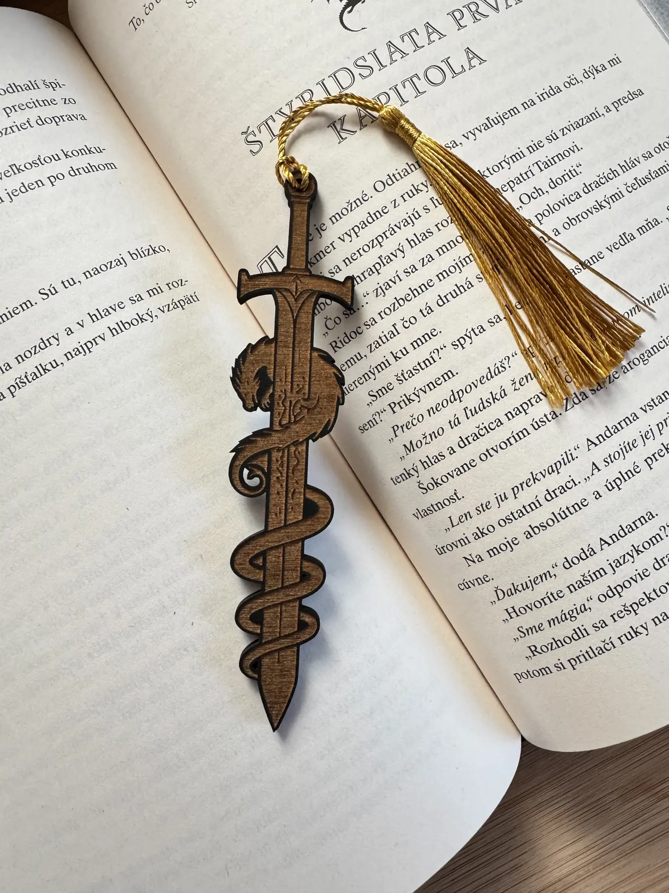 Dřevěná záložka: Jezdcova čepel